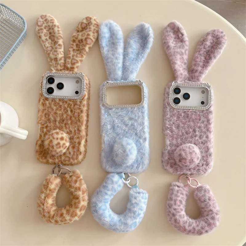 Urocze futerkowe etui z królic – Apple Iphone 15 recenzja i cena